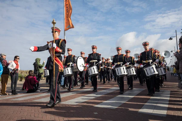 El tradicional desfile de flores Bloemencorso de Noordwijk a Haarlem en los Países Bajos — Foto de Stock
