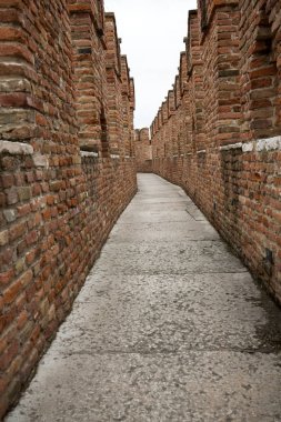 yolu bir duvara Castelvecchio'yu Müzesi Verona, İtalya