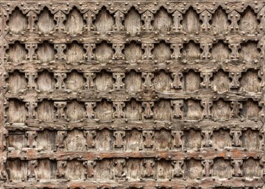 Ahşap kapı Sant'Anastasia Kilisesi Verona, İtalya.