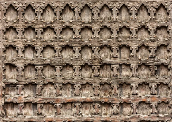 Dřevěné dveře Sant'Anastasia církve v Verona, Itálie. — Stock fotografie