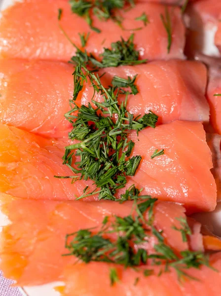 Salmone affumicato con aneto. — Foto Stock