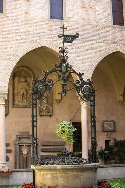 Basílica de San Antonio Patio. Padua, Italia . —  Fotos de Stock