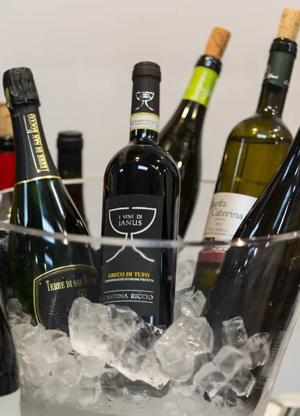 Nemzetközi bor-kereskedelem tisztességes Enoexpo Krakkóban — Stock Fotó
