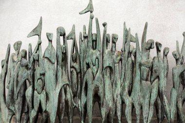 Zafer bronz heykel Botanik bahçesinde Monte Funchal, Madeira Zoltan Borbereki tarafından 1970 yılında yapılmış. Portekiz