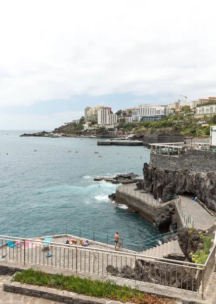 Hotely zóna Lido v Funchal na ostrově Madeira, Portugalsko — Stock fotografie