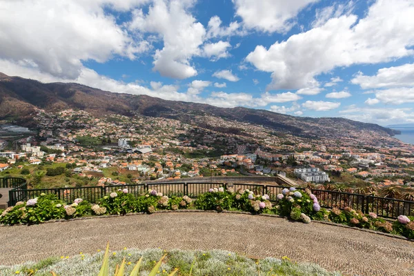 Vista panorámica de Funchal en la isla de Madeira. Portugal . —  Fotos de Stock