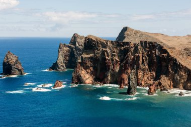 Portekiz 'in Madeira şehrinin doğusundaki Ponta de Sao Lourenco' da güzel bir manzara.