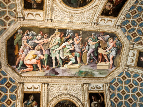 Palazzo Te in Mantua is een belangrijke toeristische attractie. Het paleis werd gebouwd in de architectonische stijl van de maniëristische voor Federico Ii Gonzaga, markgraaf van Mantua. Italië — Stockfoto