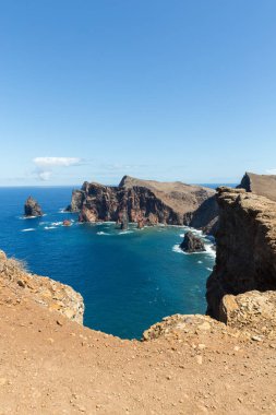 Portekiz 'in Madeira şehrinin doğusundaki Ponta de Sao Lourenco' da güzel bir manzara..