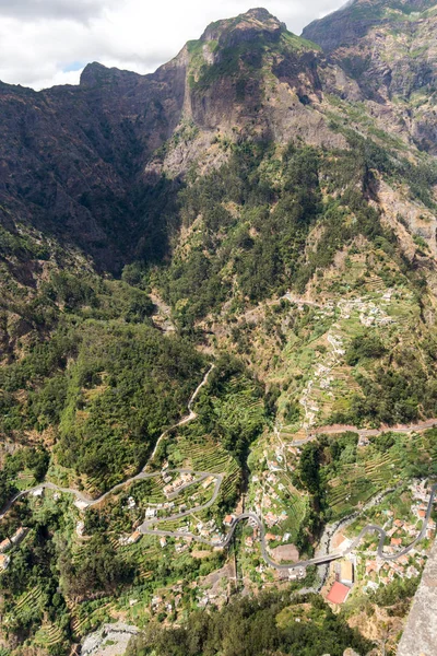 Az apácák völgye, Curral das Freiras Madeira szigetén, Portugália. — Stock Fotó