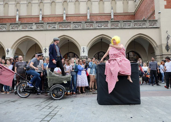 Street - International Festival of Street Theaters in Cracow, Poland.  An Odyssey Towards New Shores -  a street parade — Stock Photo, Image