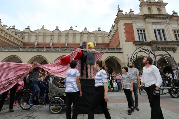 Street - International Festival of Street Theaters in Cracow, Poland.  An Odyssey Towards New Shores -  a street parade — Stock Photo, Image