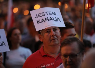 Hükümet muhalifleri binlerce Krakow'da yeni yargı reformlar ve Yargıtay değiştirmek için gelecek planları karşı protesto etti. Cracow. Polonya