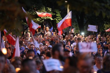 Hükümet muhalifleri binlerce Krakow'da yeni yargı reformlar ve Yargıtay değiştirmek için gelecek planları karşı protesto etti. Cracow. Polonya.