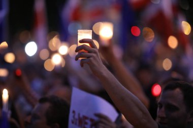 Hükümet muhalifleri binlerce Krakow'da yeni yargı reformlar ve Yargıtay değiştirmek için gelecek planları karşı protesto etti. Cracow. Polonya.