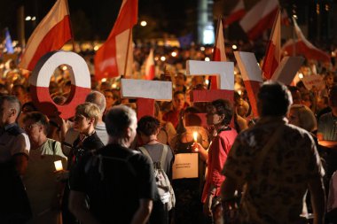 Hükümet muhalifleri binlerce Krakow'da yeni yargı reformlar ve Yargıtay değiştirmek için gelecek planları karşı protesto etti. Cracow. Polonya.