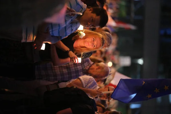 Miles de opositores al gobierno protestaron en Cracovia contra las nuevas reformas judiciales y los planes futuros para cambiar la Corte Suprema. Cracovia. Polonia . —  Fotos de Stock