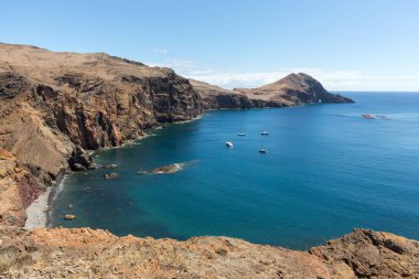Portekiz 'in Madeira şehrinin doğusundaki Ponta de Sao Lourenco' da güzel bir manzara.