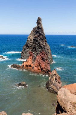 Portekiz 'in Madeira şehrinin doğusundaki Ponta de Sao Lourenco' da güzel bir manzara.
