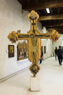 Castelvecchio'yu müzesinde haç. Verona, İtalya