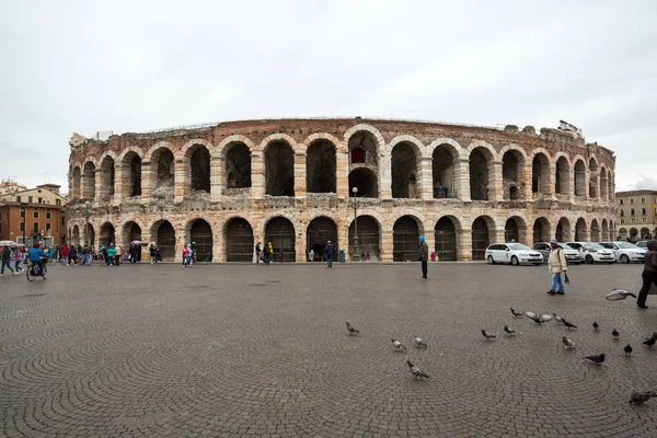 Starověký římský amfiteátr arena ve Veroně, Itálie — Stock fotografie