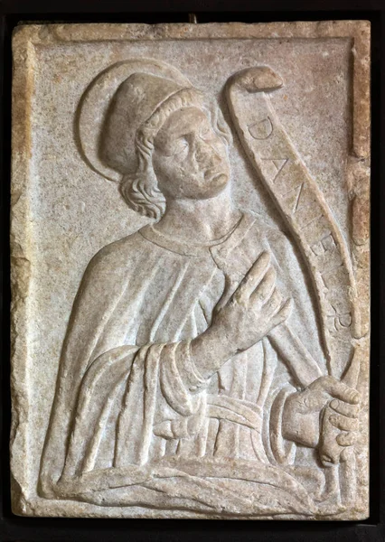 Un relief représentant Daniel au Musée Castelvecchio. Vérone, Italie — Photo