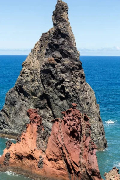 Portekiz 'in Madeira şehrinin doğusundaki Ponta de Sao Lourenco' da güzel bir manzara. — Stok fotoğraf