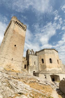  Arles, Fransa yakınlarındaki Montmajour 'da Aziz Peter Manastırı.
