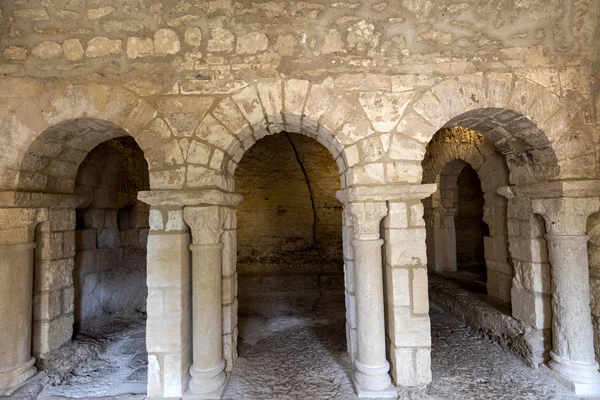 Romanesk Şapel St. Peter Montmajour Abbey yakınındaki Arles, Fransa.