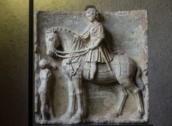 Saint-Martin en de bedelaar in Castelvecchio Museum. Verona, Italië — Stockfoto