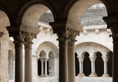Fransa, Arles yakınlarındaki Montmajour Manastırı.