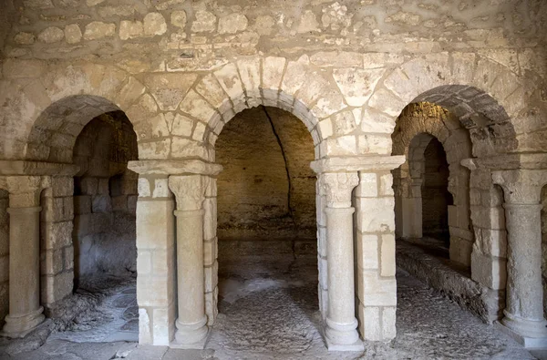 Montmajour Abbey nära Arles, Frankrike. — Stockfoto