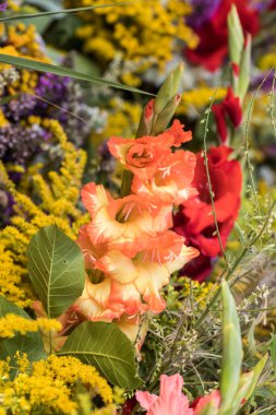 el yapımı güzel buketler çiçek ve otlar.