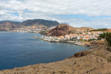 Portekiz 'in Madeira şehrinin doğusundaki Ponta de Sao Lourenco' da güzel bir manzara..