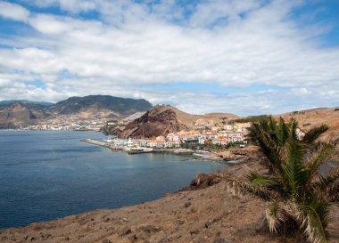 Portekiz 'in Madeira şehrinin doğusundaki Ponta de Sao Lourenco' da güzel bir manzara..