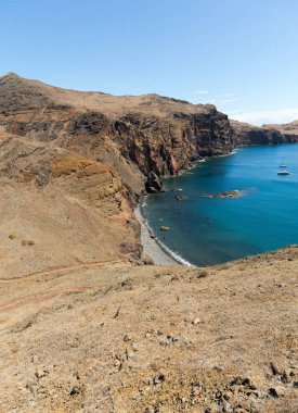 Portekiz 'in Madeira şehrinin doğusundaki Ponta de Sao Lourenco' da güzel bir manzara..