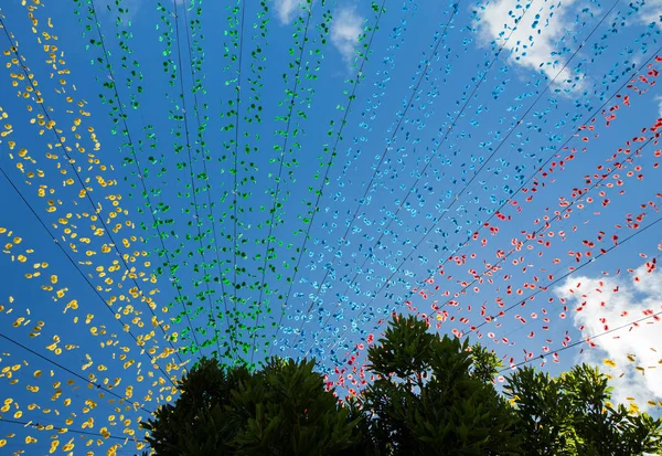  Çelenk, Madeira şarap Festivali Ponta Delgada, Madeira, Portekiz cadde süslemeleri. 