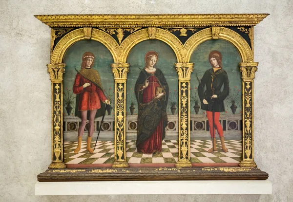 Antonio Badile II - Santos Cecilia, Tiburcio y Valeriana en el Museo Castelvecchio. Verona, Italia — Foto de Stock