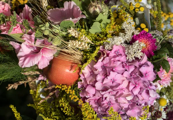 Handmade  beautiful bouquets from flowers and herbs. — Stock Photo, Image