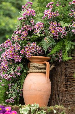  Madeira şarap Festivali - Madeira Funchal içinde tarihi ve etnografik geçit töreni sırasında çiçeklerle süslemeler.