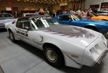 Moto Show Krakow 3rd edition, görüntülenen Pontiac Trans Am. Polonya. Katılımcı otomotiv sektörünün en ilginç yönleri mevcut
