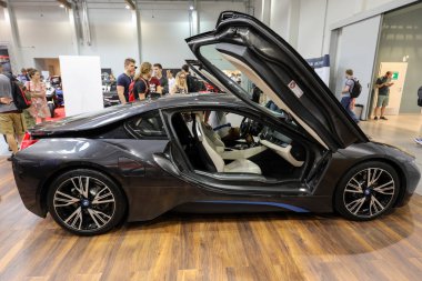  Moto Show Krakow 3rd edition, görüntülenen yeni Bmw i8 elektrikli otomobil. Otomotiv Sanayi Poland.Exhibitors mevcut en ilginç yönleri