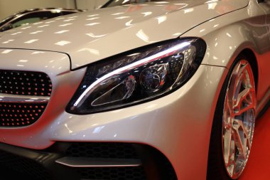 Moto Show Krakow 3rd edition, altyapısı Mercedes ayarlama görüntülenir. Polonya. Katılımcı otomotiv sektörünün en ilginç yönleri mevcut