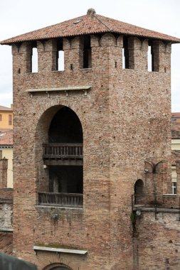 Castelvecchio'yu kule kale Verona, İtalya