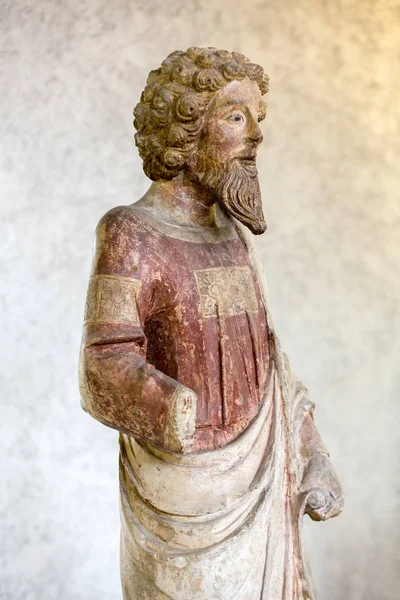 Standbeeld van de man in Castelvecchio Museum. Verona, Italië — Stockfoto