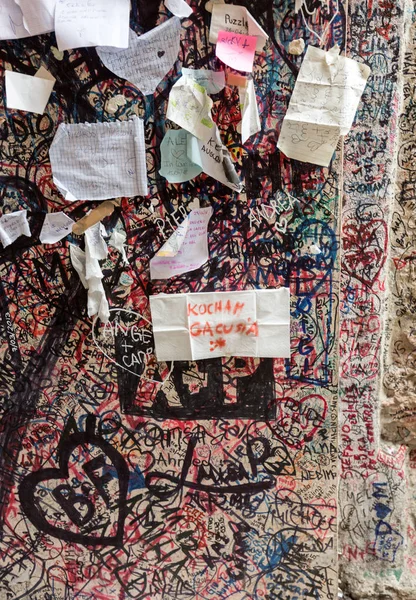 Aşk mesajı Juliet evde, Verona, İtalya ile kaplı duvar parçası