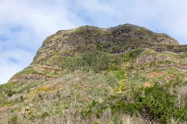 Vista para sul a partir do passo Boca da Encumeada na Madeira — Fotografia de Stock