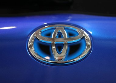 Toyota metac logo closeup Moto Show Cracow Polonya 3rd edition, görüntülenen Toyota araba. Katılımcı otomotiv sektörünün en ilginç yönleri mevcut