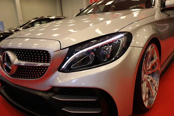 Moto Show Krakow 3rd edition, altyapısı Mercedes ayarlama görüntülenir. Polonya. Katılımcı otomotiv sektörünün en ilginç yönleri mevcut