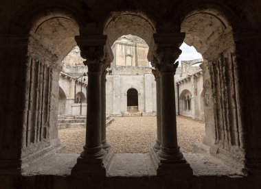 Montmajour Arles, Fransa yakınındaki, St. Peter Abbey manastırda